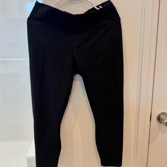 BUNDLE L Lululemon tops + XL Fabletics leggings - Picture 10 of 14